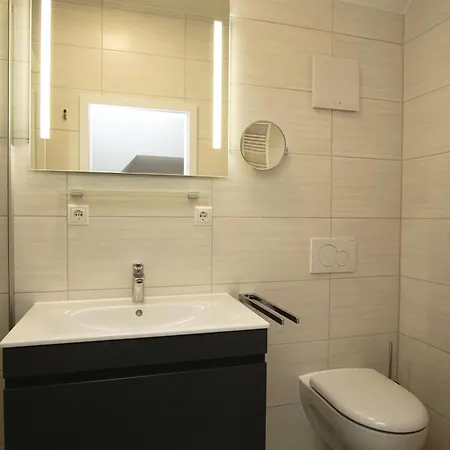 Rex Rugia Fewo15-7 Strandnah,balkon,sauna,pool Apartment Lobbe
