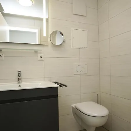 Rex Rugia Fewo15-7 Mit Schwimmbad Und Saunanutzung Im Ahoi-erlebnisbad Sellin